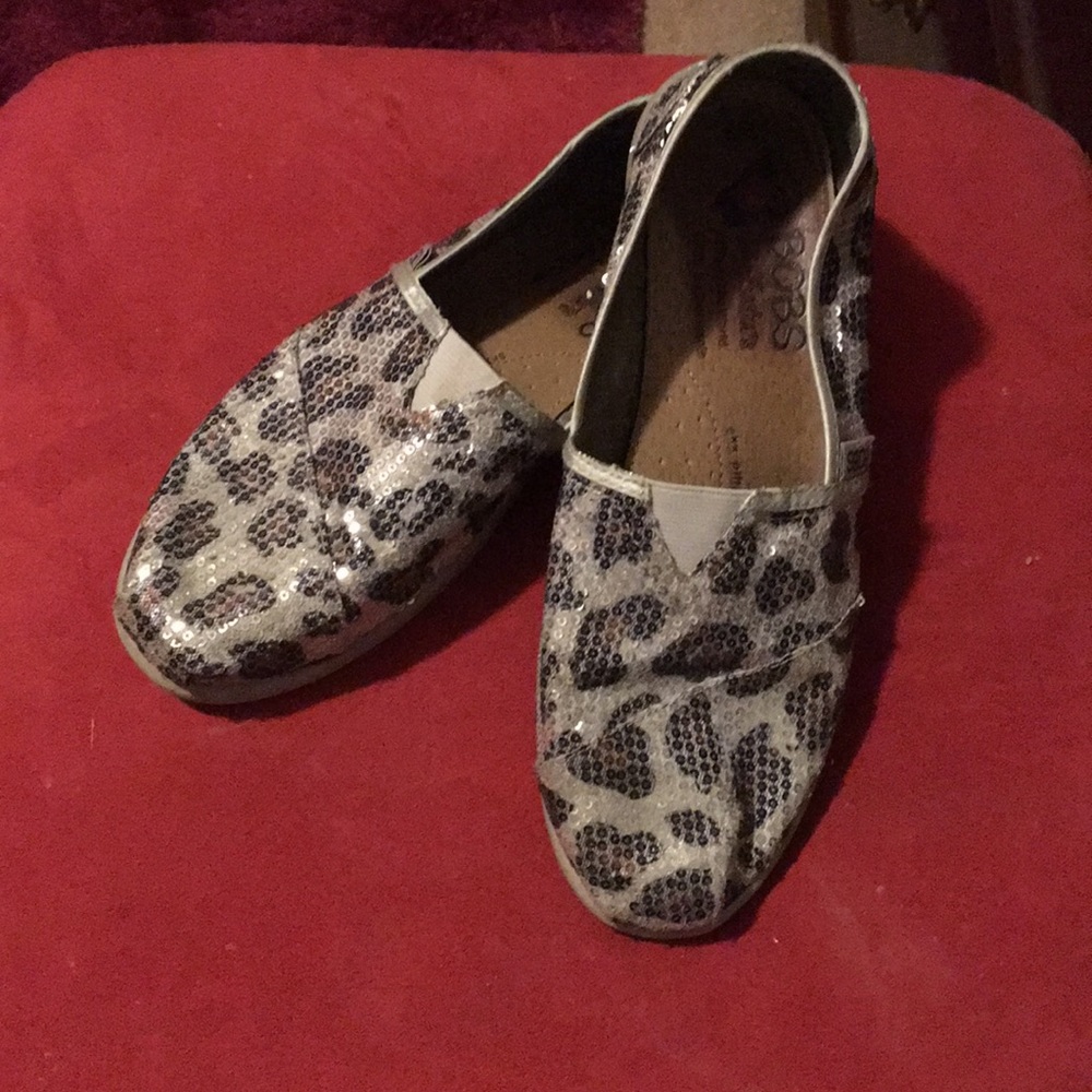 Leopard sequin kicks